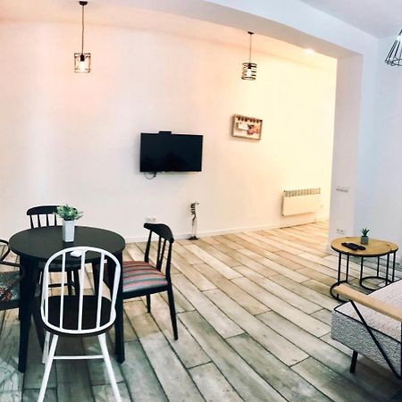 City Center Apartments By Happy Place 第比利斯 外观 照片