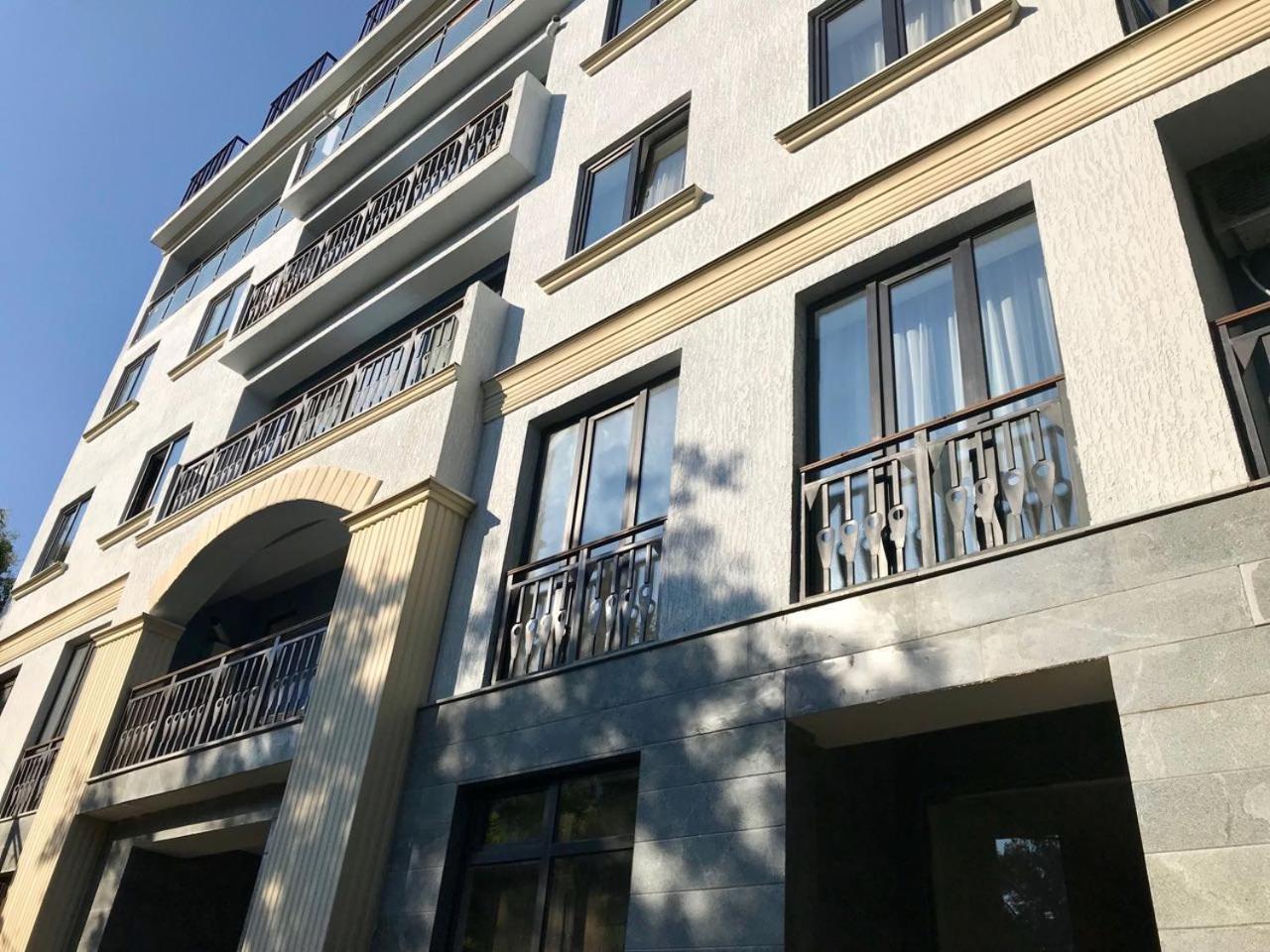 City Center Apartments By Happy Place 第比利斯 外观 照片